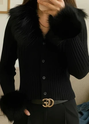 Cardigan Noir Maille Côtelée - Fausse Fourrure Col et Poignets - Chic & Glamour Taille S., brand: Selany, condition: Very good, size: S / 36 / 8, €45.84, €48.83 includes Buyer Protection Pro