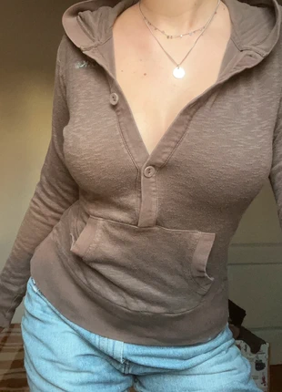 Pull marron en maille à capuche IKKS à boutonnière style y2k 2000s, marque: IKKS, état: Très bon état, taille: S / 36 / 8, 24,00 €, 25,90 € Protection acheteurs (Pro) incluse