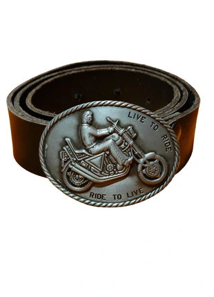 Vintage 80s genuine leather biker belt, marque: Vintage Dressing, état: Très bon état, taille: 110 cm, 29,99 €, 32,19 € Protection acheteurs incluse