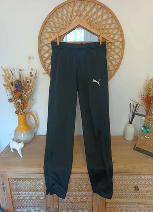 Pantalón deportivo Puma negro M con cremallera en los bajos / Puma black track pants M, brand: Puma, condizioni: Ottime, taglia: M, €25.00, €26.95 include la Protezione acquisti