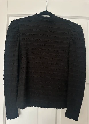 Aaiko top, zwart met ruffels, S, merk: Aaiko, staat: Heel goed, maat: S / 36 / 8, € 40,00, € 42,70 inclusief Kopersbescherming