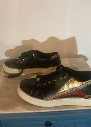 baskets liberto noir et or taille 37, marke: Liberto, zustand: Gut, größe: 37, 6,00 €, 7,00 € inklusive Vinted-Käuferschutz