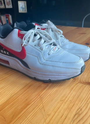 Nike Air Max bianche e rosse, marque: Nike, état: Très bon état, taille: 44, 45,00 €, 47,95 € Protection acheteurs incluse