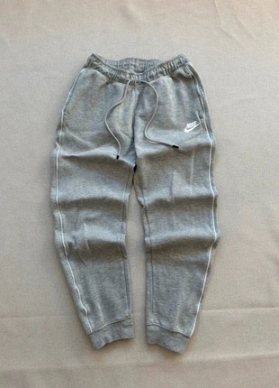 🌟 Nike Pants Sport Grey White Lines, marque: Nike, état: Très bon état, taille: XS, 17,40 €, 18,97 € Protection acheteurs incluse