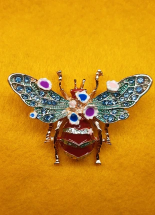 Vintage Style Beautiful Bumble Bee and Flower Enamel Brooch Pin, brand: Nature, condition: New without tags, €7.00, €8.05 includes Buyer Protection