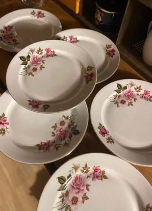 Lot 6 Assiettes Porcelaine Vintage Seventies Signées, marque: Vintage Chic, état: Très bon état, 12,00 €, 13,30 € Protection acheteurs incluse