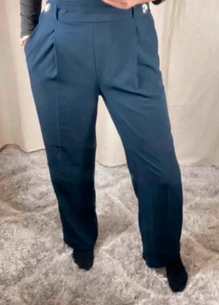 Tailleur bleu marine, marque: Armand Thiery, état: Neuf sans étiquette, taille: L / 40 / 12, 10,00 €, 11,20 € Protection acheteurs incluse