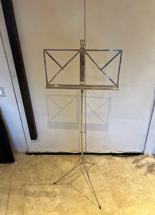 Pupitre partitions enfant pliable, marque: Willner, état: Très bon état, 5,00 €, 5,95 € Protection acheteurs incluse