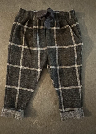 Pantalon Zara, marque: Zara, état: Très bon état, taille: 6-9 mois / 68 cm, 2,50 €, 3,33 € Protection acheteurs incluse