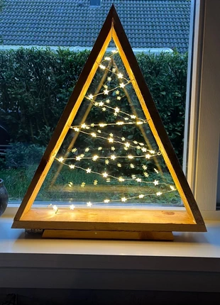 Houten kerstdecoratie. Opbrengst 100% voor het goede doel, merk: Handgemaakt, staat: Nieuw met prijskaartje, € 15,00, € 16,45 inclusief Kopersbescherming