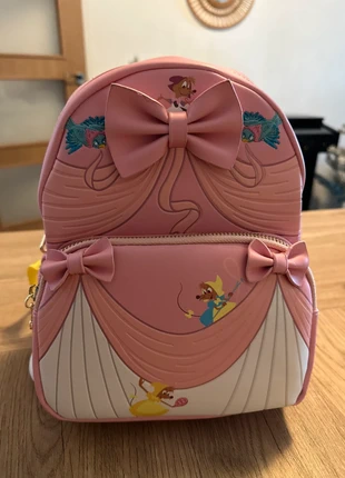 Mochila rosa de Cenicienta, marca: Loungefly, estado: Novo com etiquetas, €64.00, €67.90 inclui Proteção do Comprador