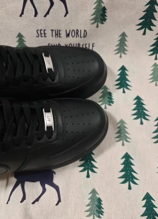 Classique af1 noir, marque: Nike, état: Très bon état, taille: 37.5, 32,00 €, 34,30 € Protection acheteurs incluse