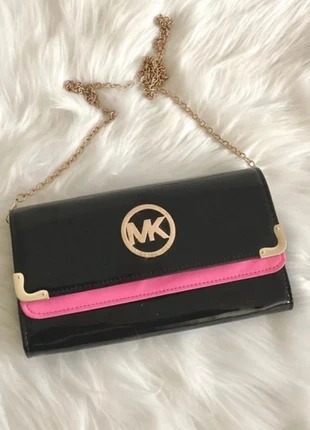 Pochette clutch bag avec chaîne Michael Kors, brand: Michael Kors, condition: Good, €24.00, €25.90 includes Buyer Protection