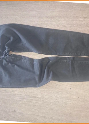 jean levis noir 36, merk: Levi Strauss & Co., staat: Heel goed, maat: S / 36 / 8, € 12,00, € 13,30 inclusief Kopersbescherming