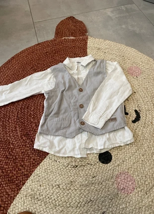 chemise avec boléro, merk: Gémo, staat: Heel goed, maat: 4 jaar / 104 cm, € 2,00, € 2,80 inclusief Kopersbescherming