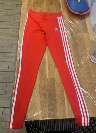 Mallas adidas Rojas originales, marca: adidas, estado: Nuevo sin etiquetas, tamaño: XS / 34 / 6, 10,00 €, 11,20 € Protección al comprador incluida