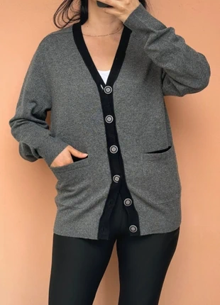 Gilet gris chiné cachemire soie viscose light grey cardigan cashmere silk, marque: Vintage Dressing, état: Très bon état, taille: M / 38 / 10, 27,00 €, 29,05 € Protection acheteurs (Pro) incluse