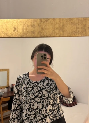 Blusa manga larga estampado flores blanca y negra talla S de Mango, marque: Mango, état: Très bon état, taille: S / 36 / 8, 5,00 €, 5,95 € Protection acheteurs incluse