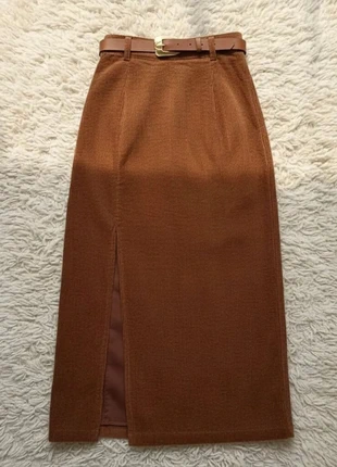 Jupe midi en velours côtelé caramel avec ceinture, brand: Maison Liora, condition: Very good, size: S / 36 / 8, €46.99, €50.04 includes Buyer Protection