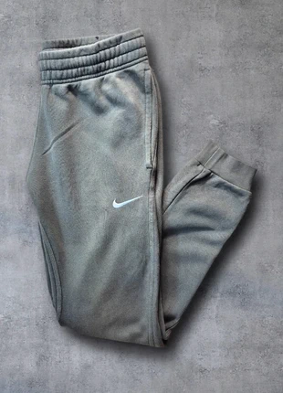 Pantalon – Nike – Taille S – Vert kaki – resserré aux chevilles – logo brodé – Très bon état, brand: Nike, condition: Very good, size: S, €16.00, €17.50 includes Buyer Protection