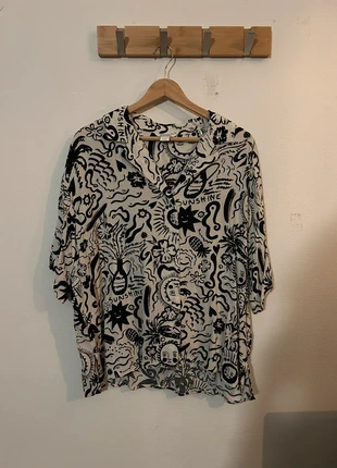 Monki blouse zwart-wit print M/L, merk: Monki, staat: Nieuw zonder prijskaartje, maat: L / 40 / 12, € 5,00, € 5,95 inclusief Kopersbescherming