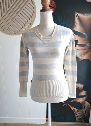 Pull léger Levis Taille XS 💜, marque: Levi Strauss & Co., état: Satisfaisant, taille: XS / 34 / 6, 7,90 €, 9,00 € Protection acheteurs (Pro) incluse