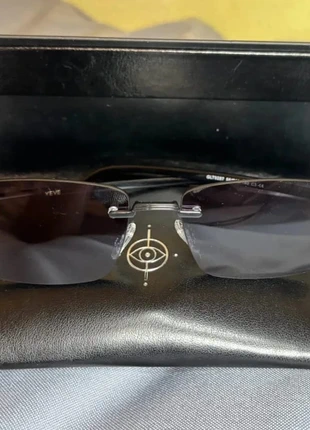 Lunettes de soleil YEVE noires rectangulaires homme/femme monture fine neuves étui cadeau Noël, marque: Yeve, état: Neuf sans étiquette, 59,00 €, 62,65 € Protection acheteurs incluse