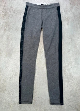 Pantalon Under Armour gris moyen, bandes taille S, marca: Under Armour, estado: Muito bom, tamanho: S / 36 / 8, €5.00, €5.95 inclui Proteção do Comprador Pro