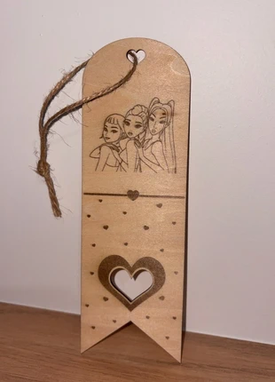 kpop démon hunters marque page bois, marque: Kpop, état: Neuf, 5,00 €, 5,95 € Protection acheteurs incluse