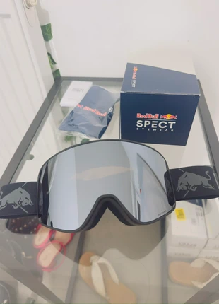 Masque de ski redbull noir argent, brand: Red Bull, condizioni: Nuovo con cartellino, €89.00, €94.15 include la Protezione acquisti