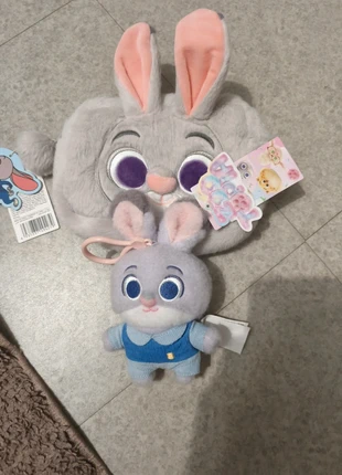 Peluche et pochette Judy hopps, marque: Miniso, état: Neuf avec étiquette, taille: Prématuré, jusqu'à 44cm, 32,00 €, 34,30 € Protection acheteurs incluse
