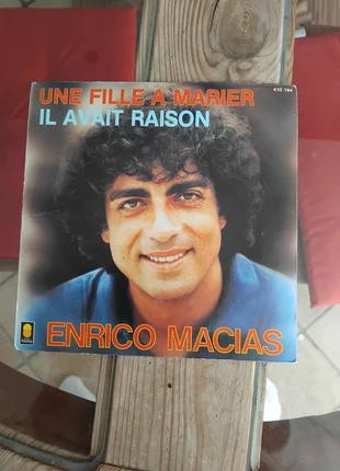 Vinyle Enrico Macias Années 70, condition: Very good, €5.00, €5.95 includes Buyer Protection