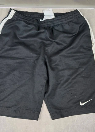Short Nike Enfant Junior Noir & Blanc / Taille L (152–158 cm / 12–13 ans) Sport / Football / Running, brand: Nike, condition: Very good, size: 13 years / 158 cm, €2.00, €2.80 includes Buyer Protection