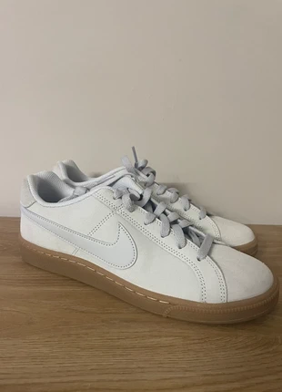 Scarpe Nike, brand: Nike, condizioni: Nuovo con cartellino, taglia: 39, €48.00, €51.10 include la Protezione acquisti