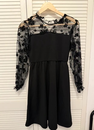 Mooie meisjes gelegenheidsjurk, merk: Shein, staat: Goed, maat: 13 jaar / 158 cm, € 5,00, € 5,95 inclusief Kopersbescherming