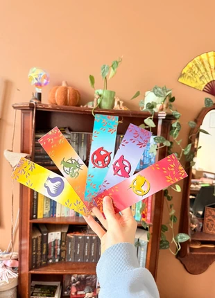 The Hunger Games series Suzanne Collins - waterproof boekenlegger set van 5 (LET OP: Krasje), marca: FairyLoot, estado: Muy bueno, 7,95 €, 9,05 € Protección al comprador incluida