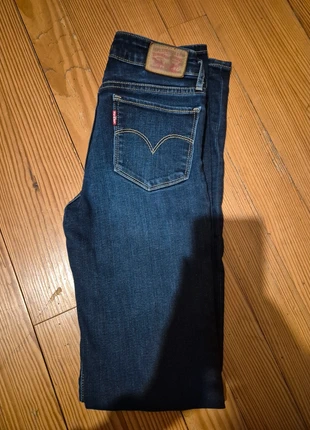 Jean levis straight, marke: Levi's, zustand: Sehr gut, größe: XS / 34 / 6, 14,00 €, 15,40 € inklusive Vinted-Käuferschutz