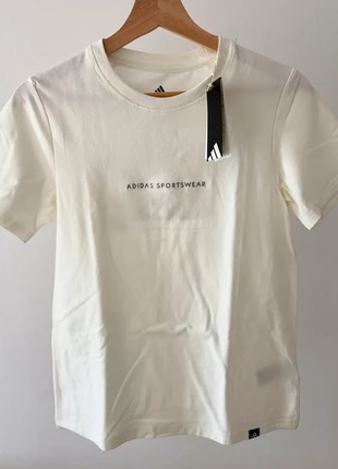 Camiseta blanca Adidas Sportwear NUEVA, marca: adidas, estado: Novo com etiquetas, tamanho: XS / 34 / 6, €29.00, €31.15 inclui Proteção do Comprador