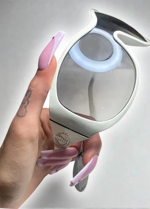 Vintage Y2K 2000’s white chunky oval big cyber-style sunglasses, marque: Vintage Dressing, état: Très bon état, 19,99 €, 21,69 € Protection acheteurs incluse