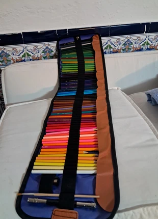 Estuche de colores, état: Très bon état, 5,00 €, 5,95 € Protection acheteurs incluse