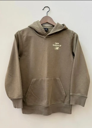 New Balance hoodie – olijfgroen / kaki – maat 146/152 – zo goed als nieuw, marca: New Balance, estado: Muito bom, tamanho: 11 anos / 146 cm, €25.00, €26.95 inclui Proteção do Comprador