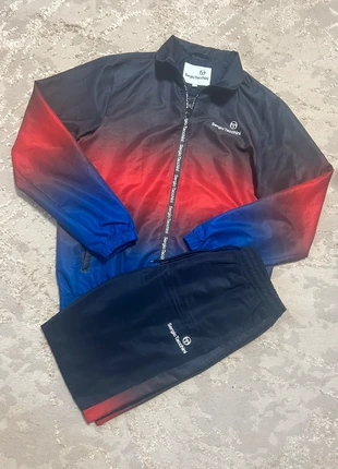 Ensemble Sergio Tacchini, merk: Sergio Tacchini, staat: Heel goed, maat: L, € 35,00, € 37,45 inclusief Kopersbescherming