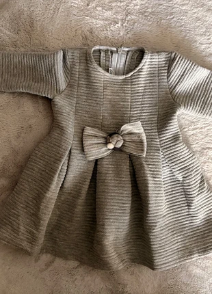 Grijs jurkje Balloon Chic- Maat 80/86, merk: Balloon Chic, staat: Goed, maat: 12-18 maanden / 80 cm, € 5,00, € 5,95 inclusief Kopersbescherming