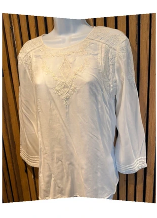 Wow Witte viscose blouse met borduursel van WE Fashion, merk: WE, staat: Heel goed, maat: S / 36 / 8, € 5,00, € 5,95 inclusief Kopersbescherming