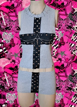 ●y2k grunge punk ribbed grey mini dress with safety pins, black cross & sword charm size xs/s●, marca: y2k, estado: Muito bom, tamanho: XS / 34 / 6, €54.99, €58.44 inclui Proteção do Comprador