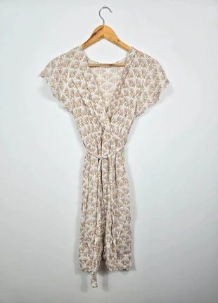 Robe beige et blanche Daisy TU, merk: DAISY, staat: Heel goed, maat: Universele maat, € 3,00, € 3,85 inclusief Kopersbescherming