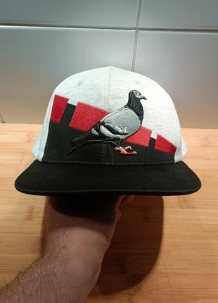 🔥Snapback Staple Pigeon – Grey/Black/Red, brand: Staple Pigeon, condition: Very good, size: One size, €12.99, €14.34 includes Buyer Protection