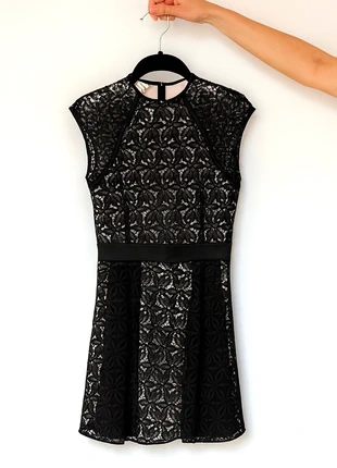 Abito Pinko nero in pizzo Taglia IT 42 Mai indossato, brand: Pinko, condizioni: Nuovo senza cartellino, taglia: M / IT 42 / EU 38, €35.00, €37.45 include la Protezione acquisti