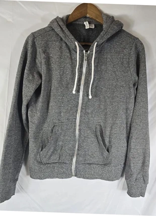 Sweat à capuche, zip et poches, gris, H&M, taille M. très bon état, marke: H&M, zustand: Sehr gut, größe: M / 38 / 10, 4,50 €, 5,43 € beinhaltet Vinted-Käuferschutz Pro