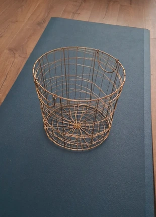 Gouden mand, merk: Sissy Boy, staat: Als nieuw, € 9,00, € 10,15 inclusief Kopersbescherming